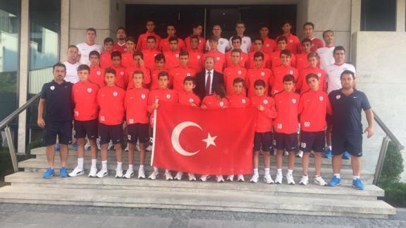 İzmir Altınordu Futbol Kulubü Oyuncularından Anlamlı Ziyaret