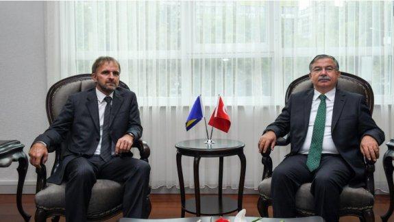 Bakan Yılmaz, Bosna Hersek Ankara Büyükelçisi Sadoviçi kabul etti.